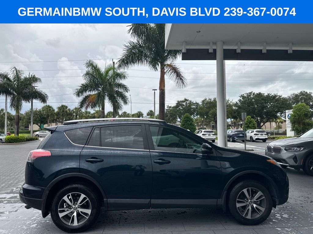Used 2018 Blue Toyota XLE image 17