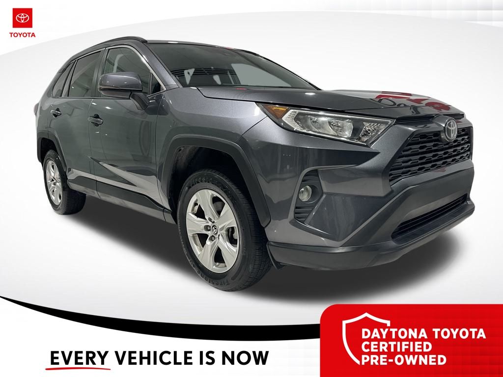2021 Toyota RAV4 XLE's photo