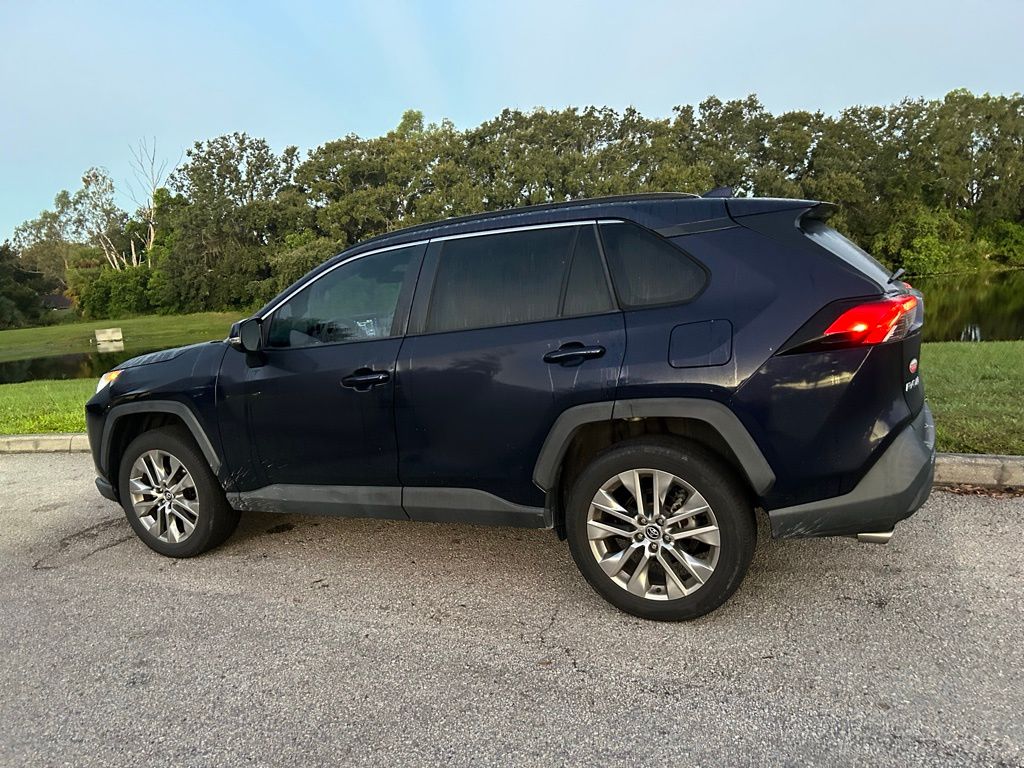 Thumbnail: 2020 Toyota RAV4 - 3