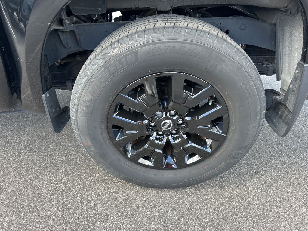 2022 Nissan Frontier SV 12