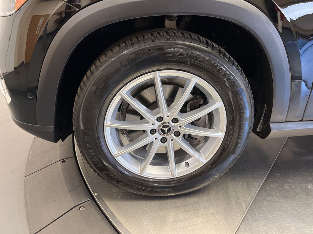 Thumbnail: 2025 Mercedes-Benz GLE - 10