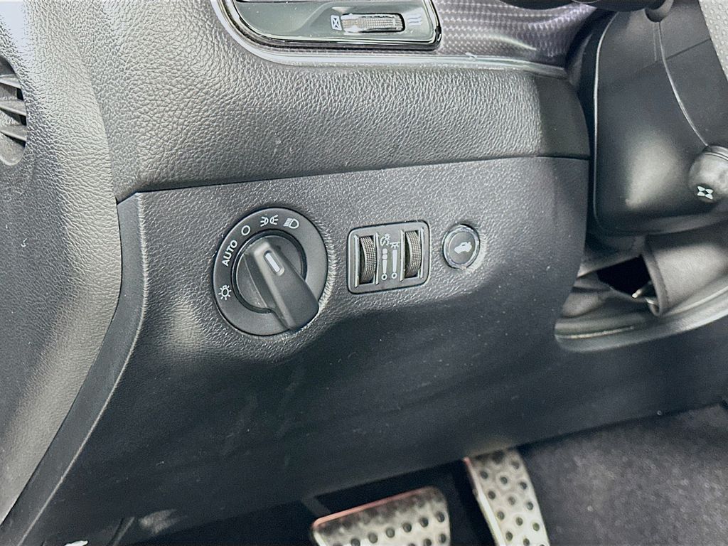 Thumbnail: 2019 Dodge Challenger - 10