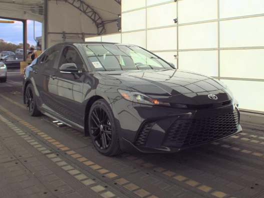 2025 Toyota Camry SE FWD