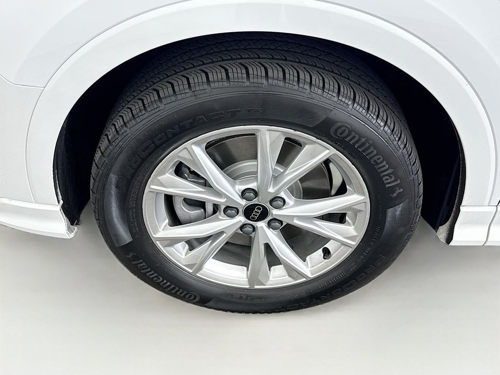 Thumbnail: 2025 Audi Q3 - 28