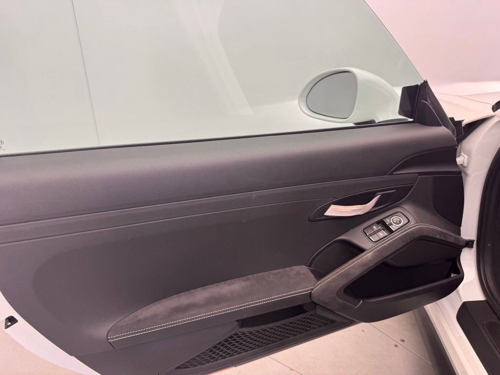 Thumbnail: 2019 Porsche 911 - 6