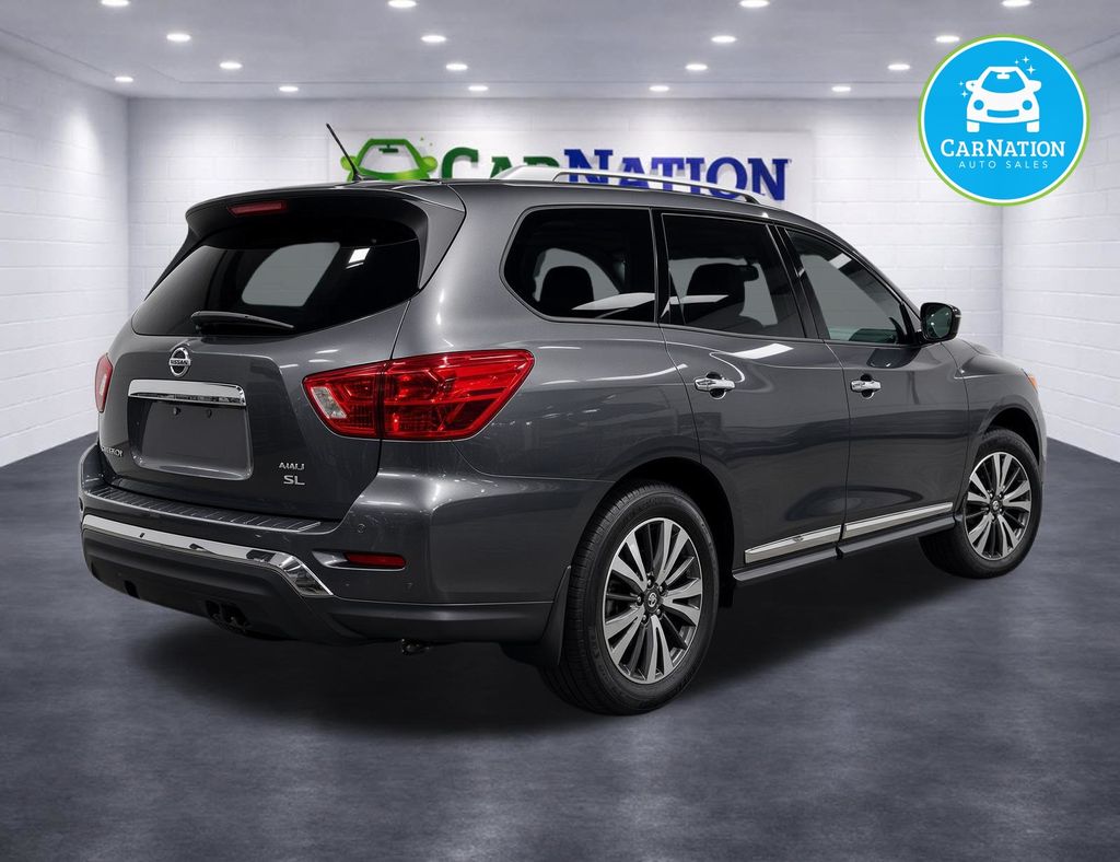 Photo 5 of 2017 Nissan Pathfinder SL