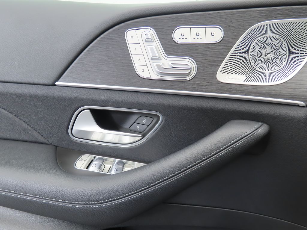 Thumbnail: 2024 Mercedes-Benz GLS - 22