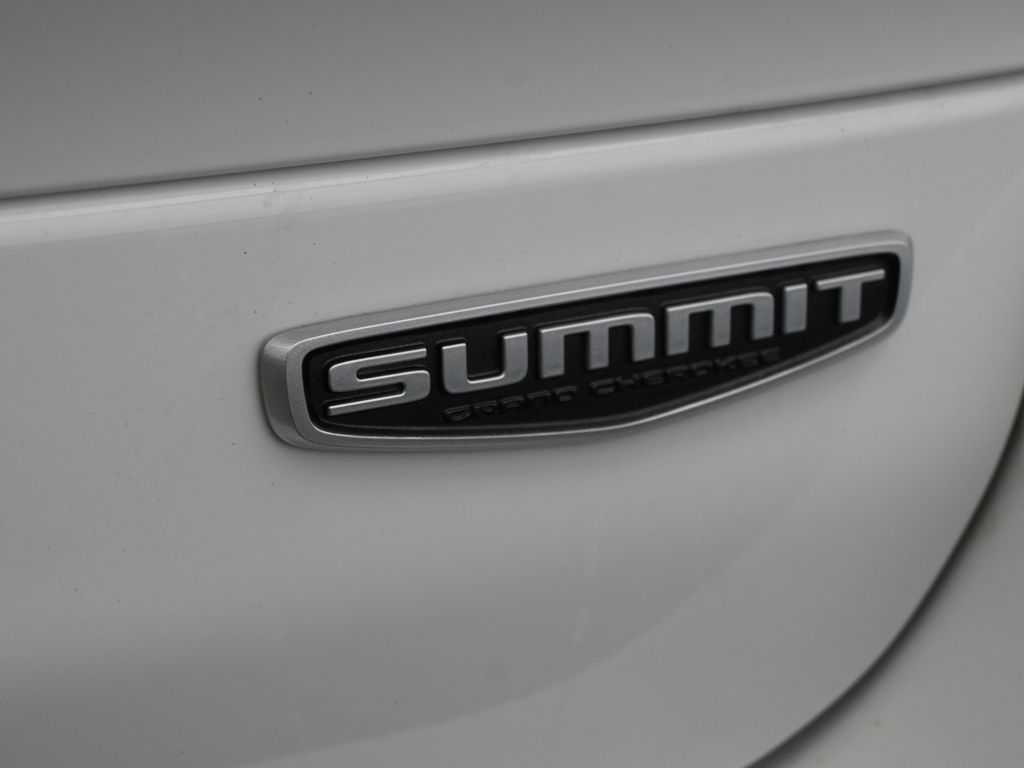 New 2026 Bright White Clearcoat Jeep Summit image 32