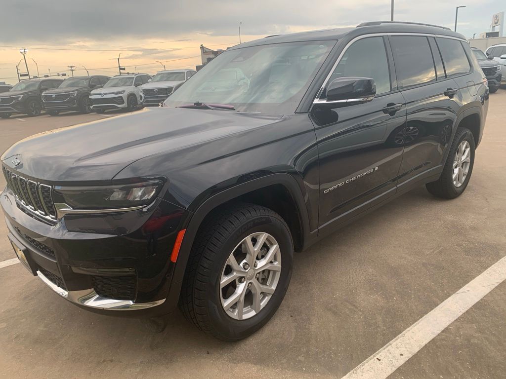 Diamond Black Crystal Pearlcoat 2023 Jeep Grand Cherokee L SUV / Crossover 4X2 8-Speed Automatic