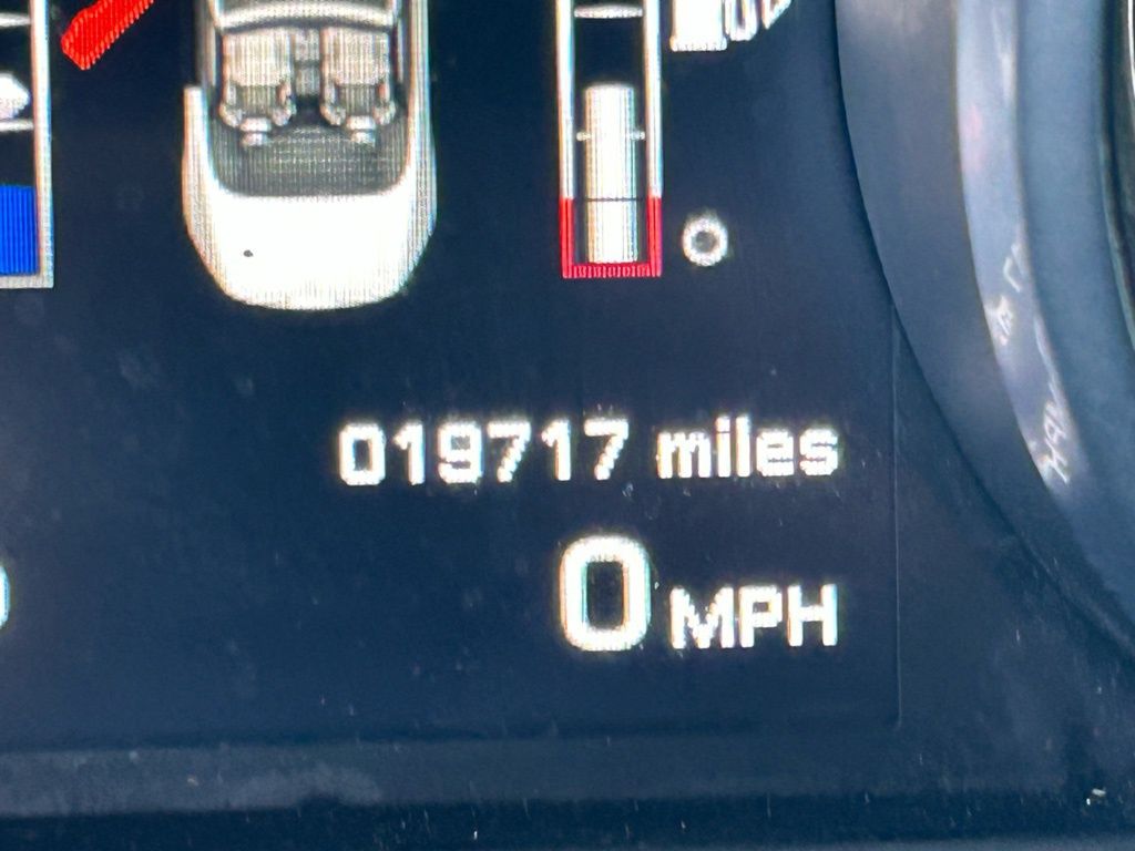 Used 2014  Jaguar S image 21