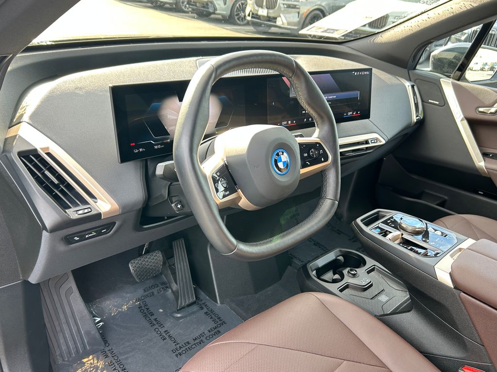 Thumbnail: 2025 BMW iX - 13