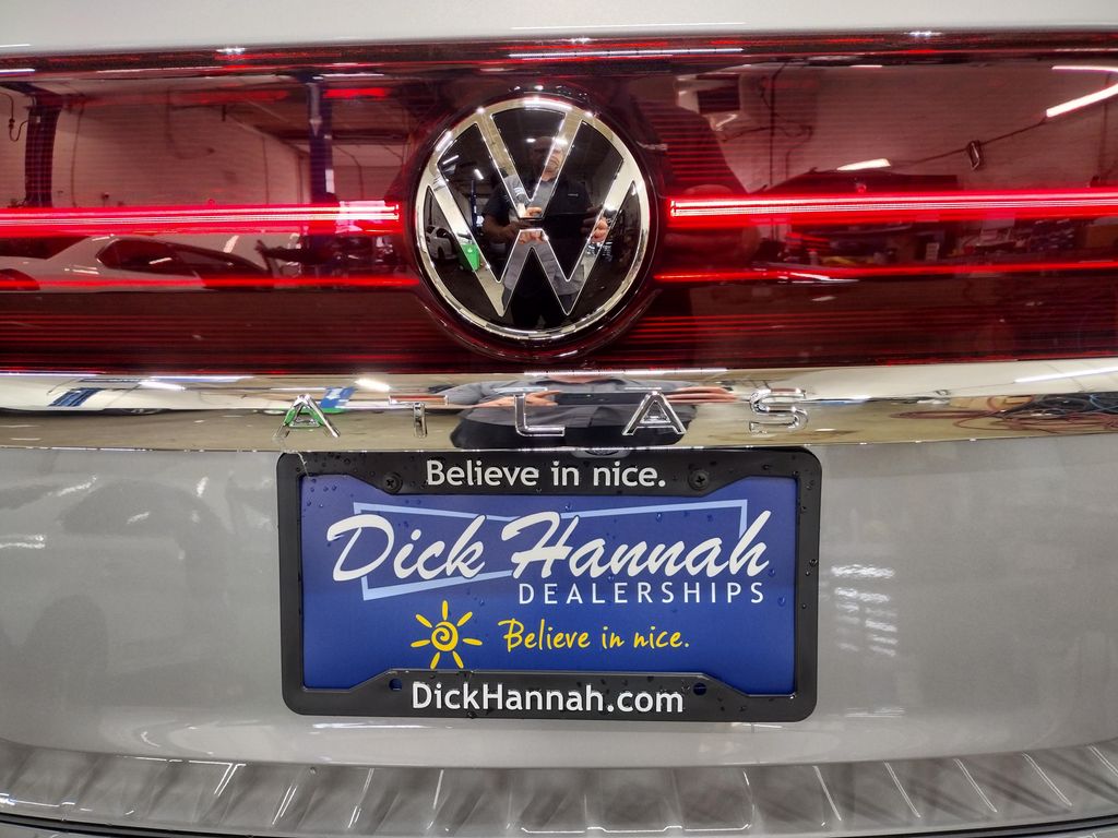 2025 Volkswagen Atlas 2.0T SE