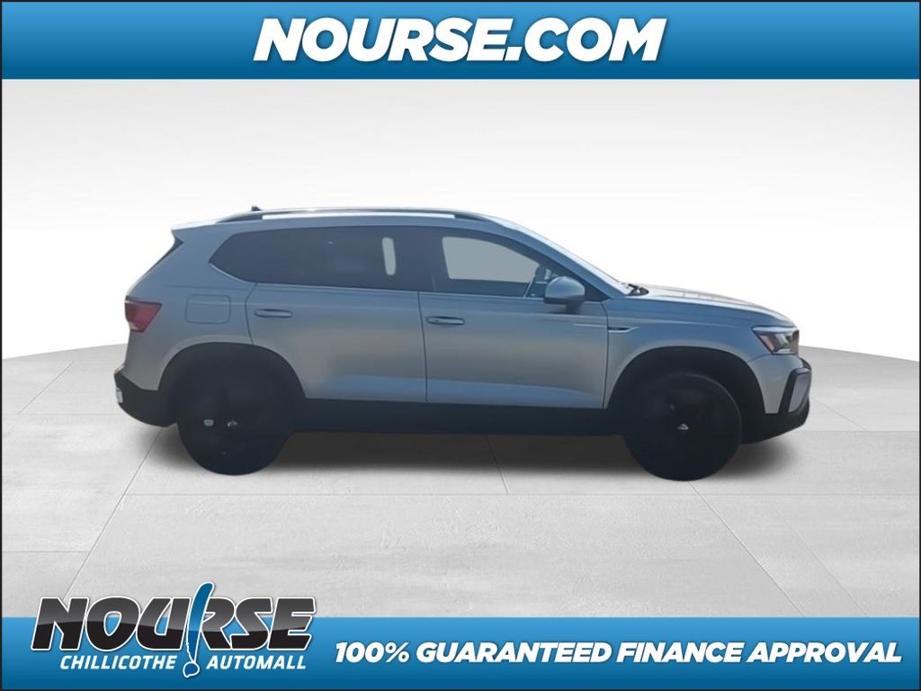 2022 Volkswagen Taos 1.5T SE photo