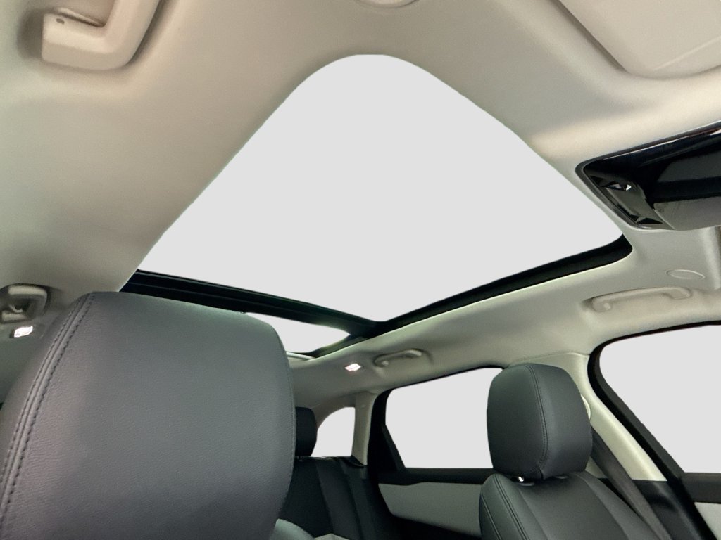 Thumbnail: 2025 Land Rover Range Rover Velar - 17
