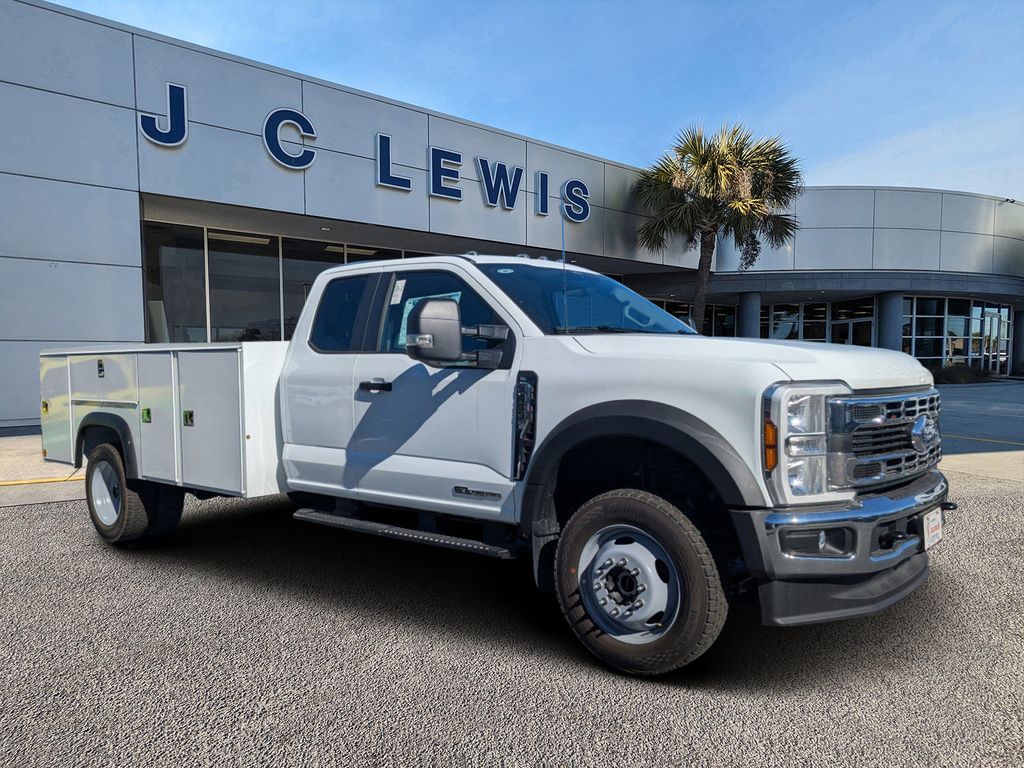 2025 Ford F-450 Chassis XL