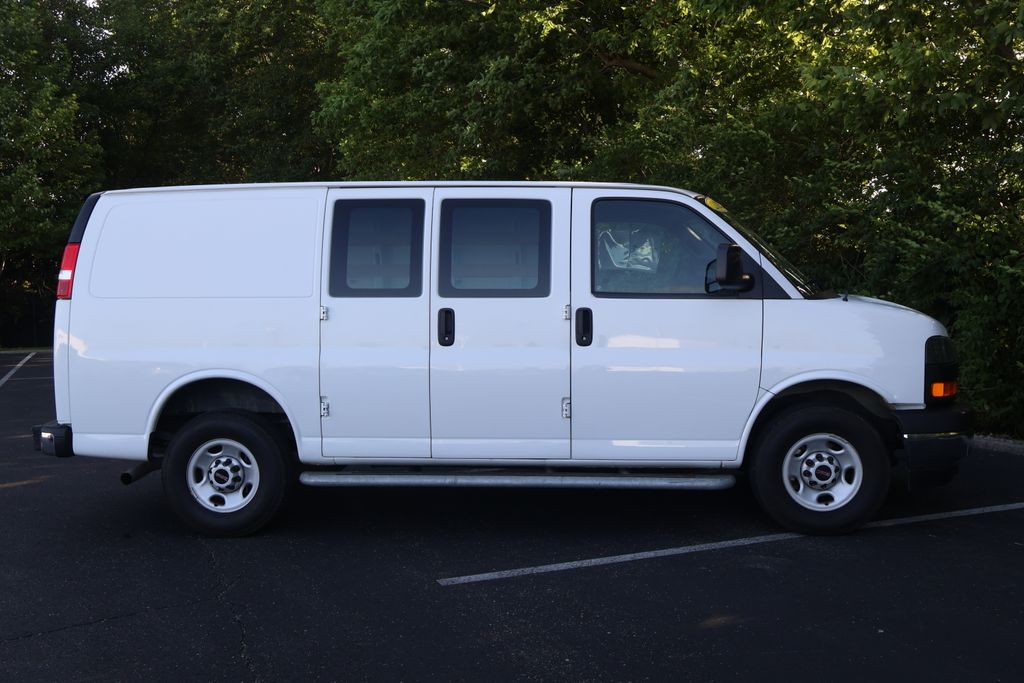 Thumbnail: 2023 GMC Savana - 9
