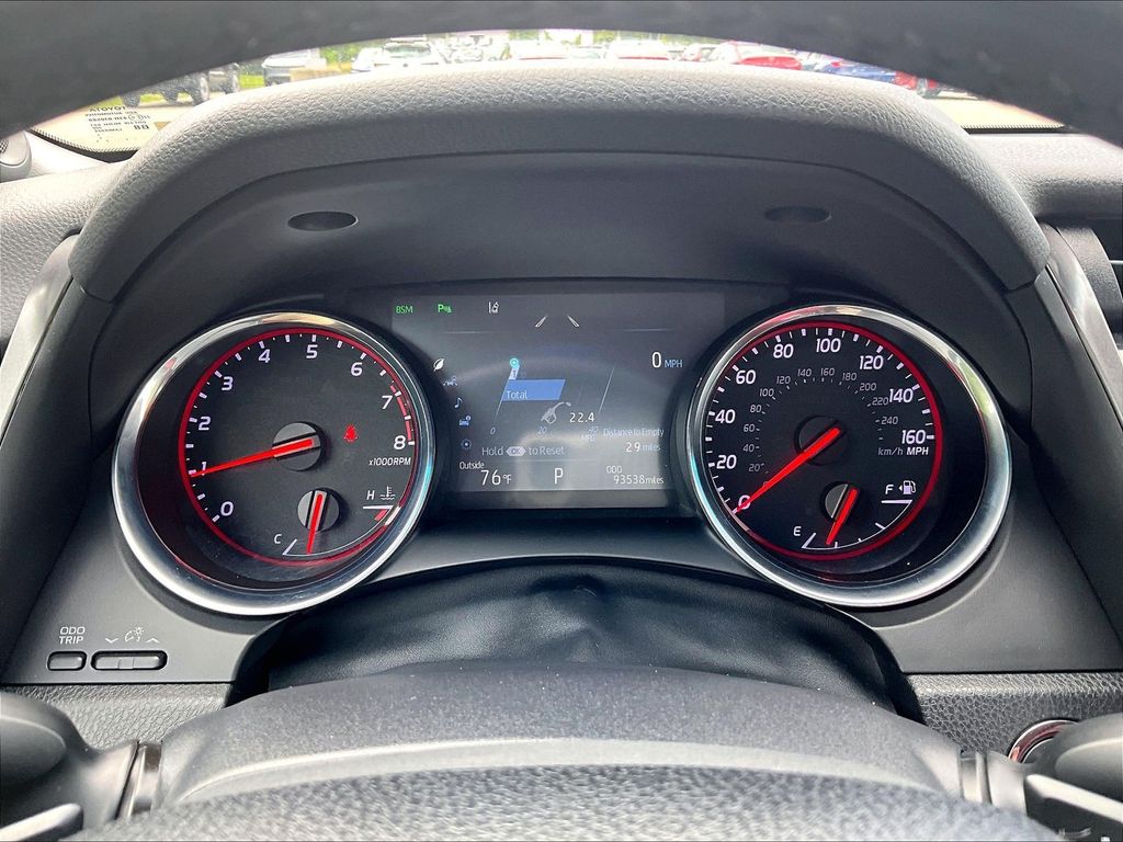 2018 Toyota Camry — photo 25