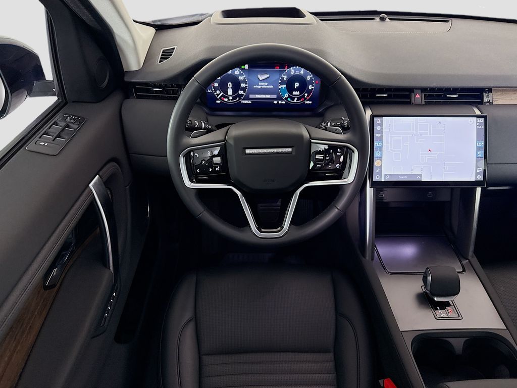 Thumbnail: 2025 Land Rover Discovery Sport - 10