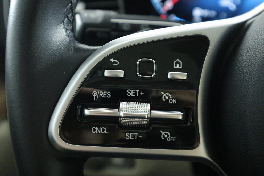 Thumbnail: 2023 Mercedes-Benz GLE - 11