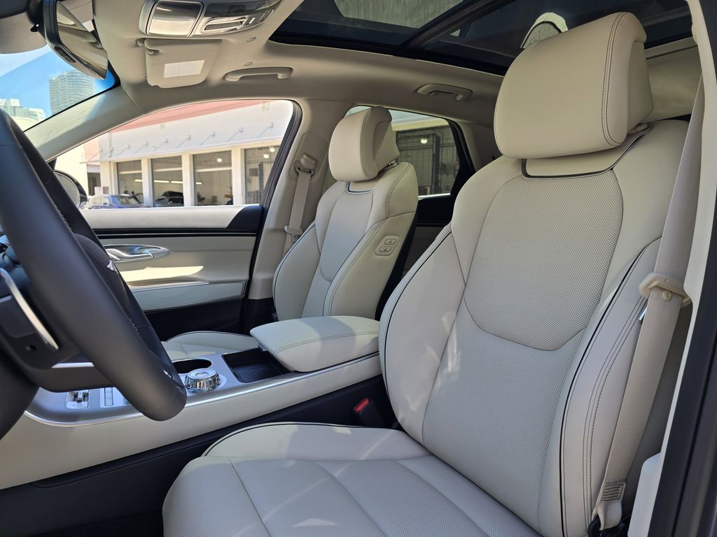 New 2026 Red Genesis 2.5T Select image 15