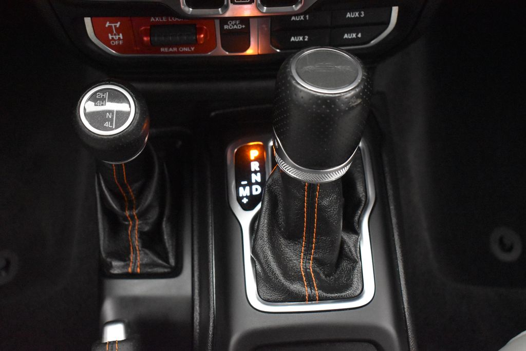 Thumbnail: 2021 Jeep Gladiator - 32