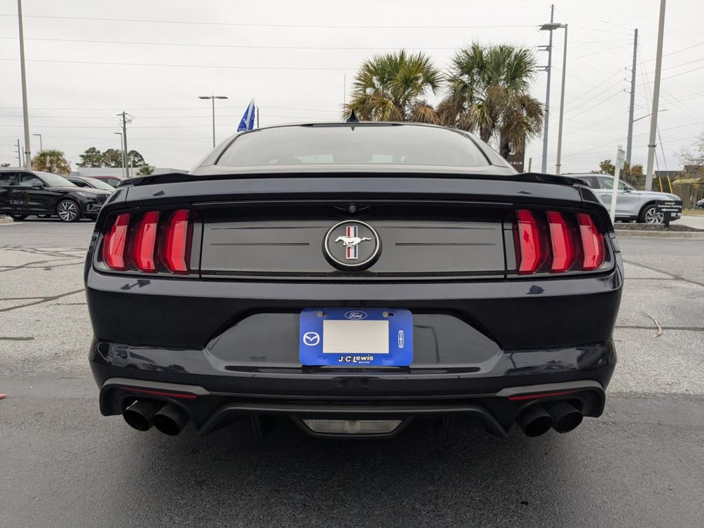 2021 Ford Mustang EcoBoost Fastback