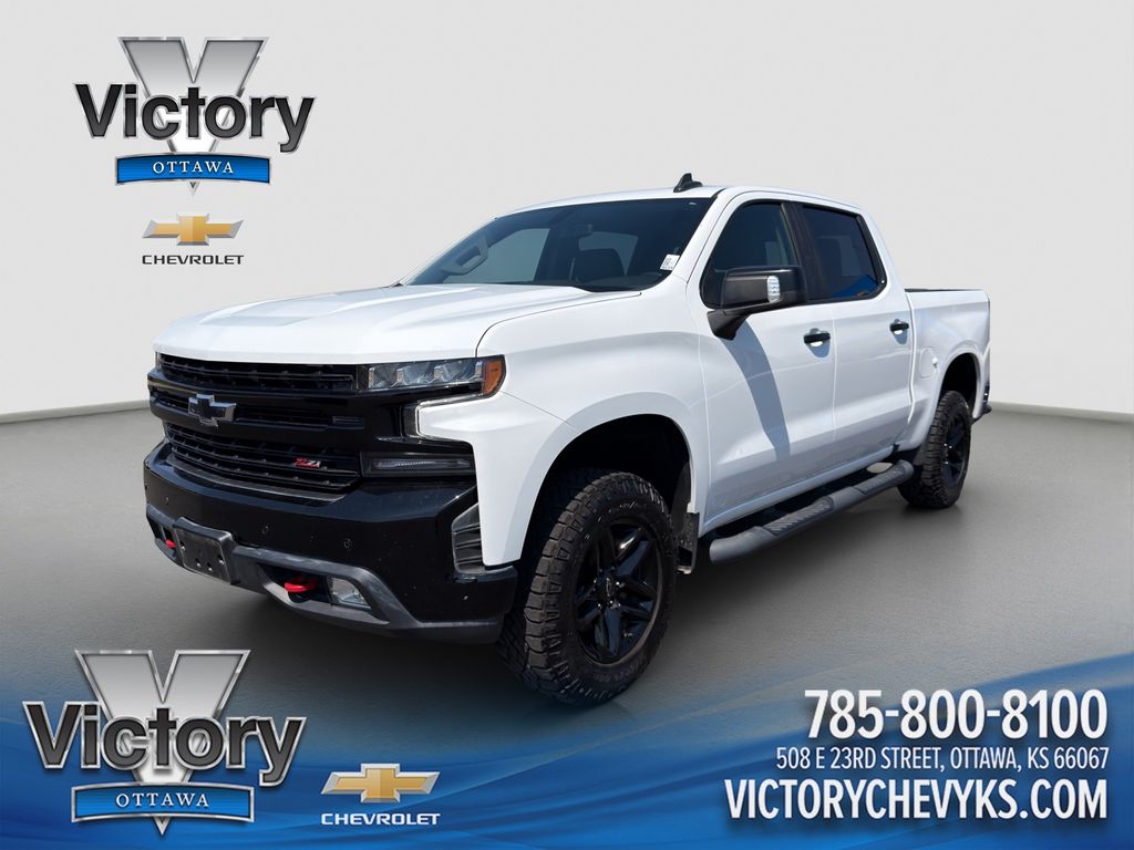 Summit White 2022 Chevrolet Silverado 1500 LT Trail Boss Crew Cab 4WD Pickup Truck Four-Wheel Drive Automatic