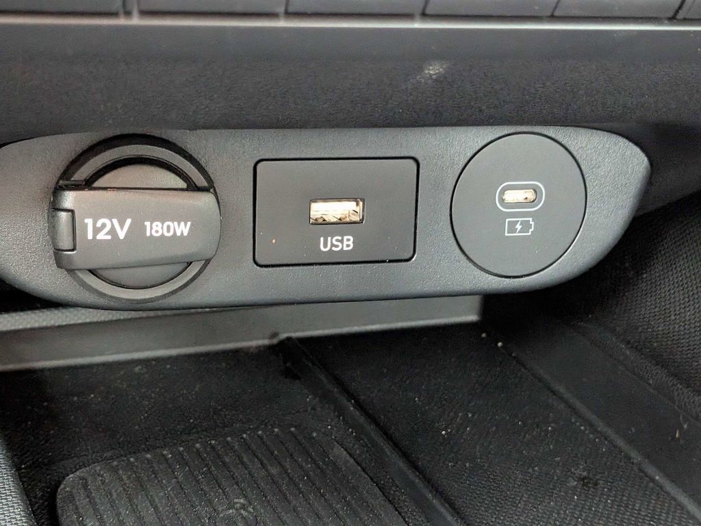 2025 Hyundai Elantra SEL - Photo 23