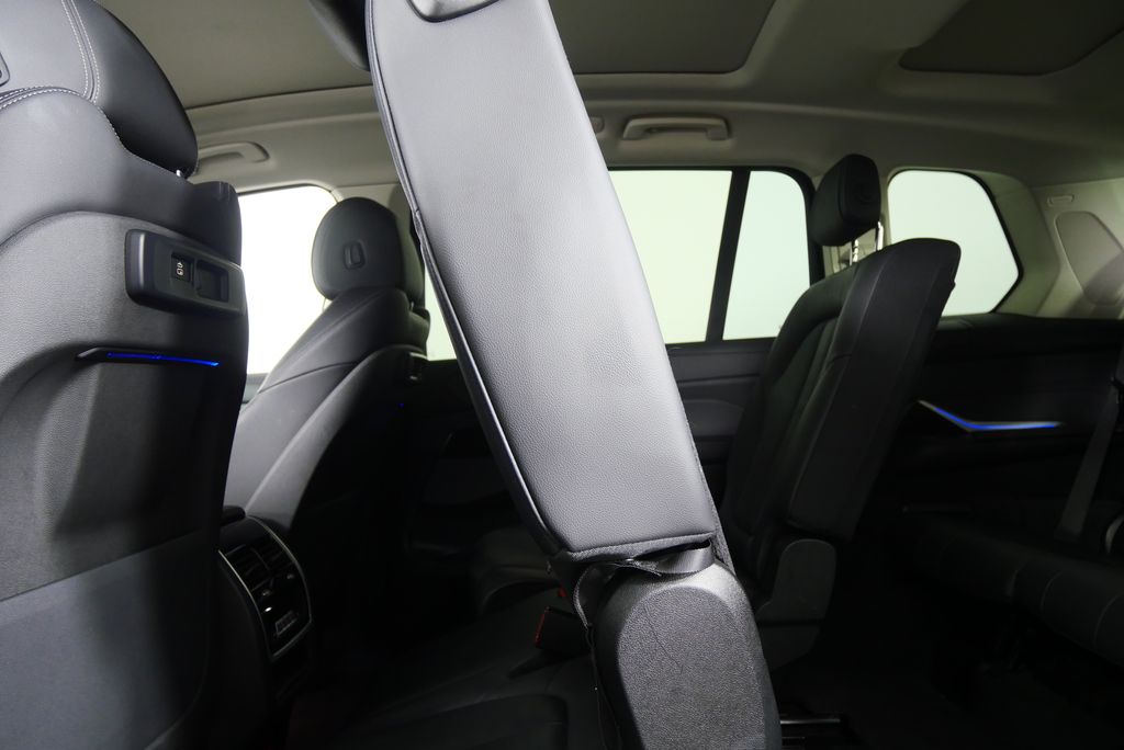 Thumbnail: 2020 BMW X7 - 18