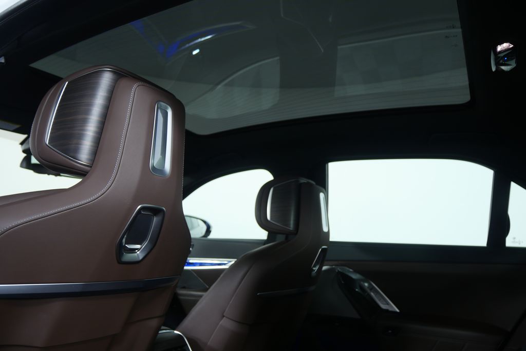 Thumbnail: 2023 BMW 7 Series - 19