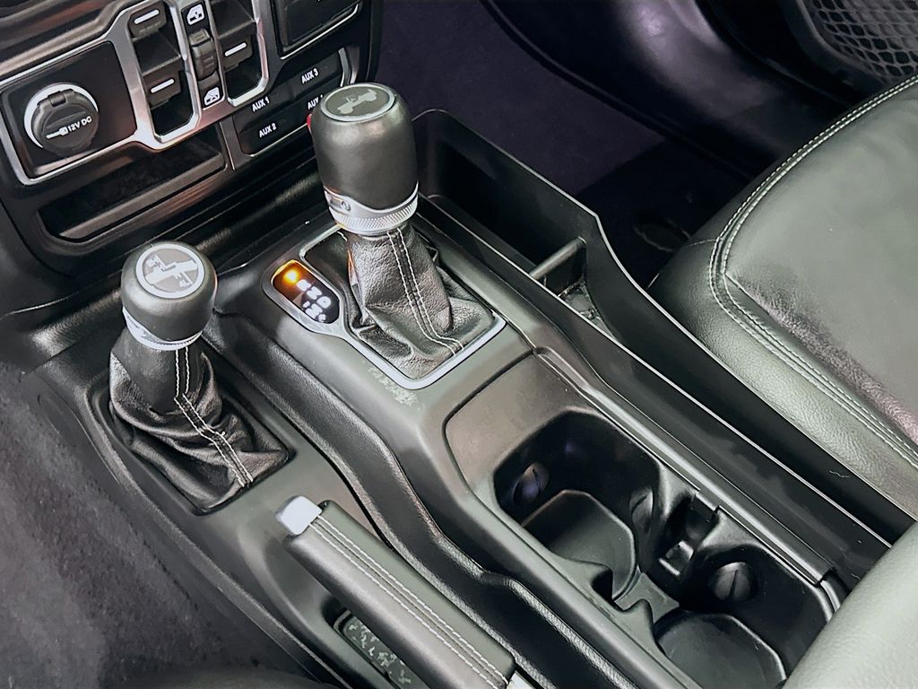 Thumbnail: 2020 Jeep Wrangler - 17