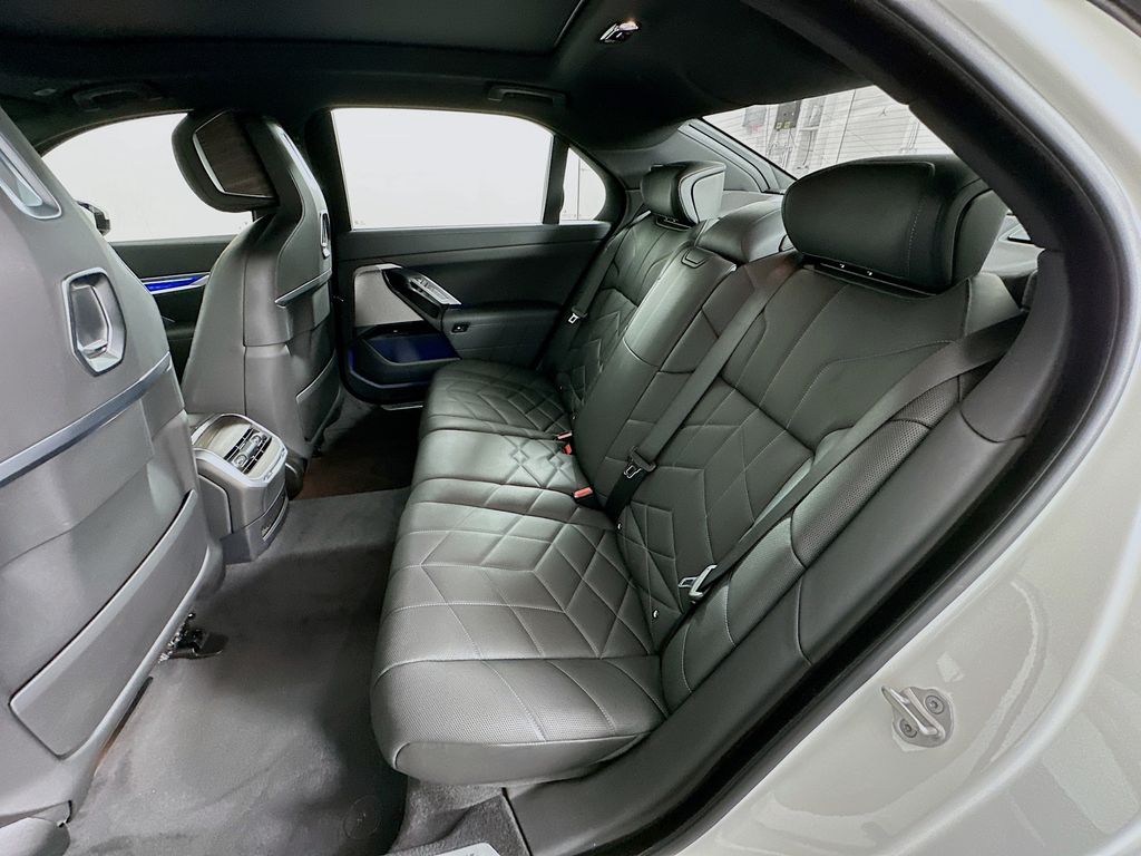 Thumbnail: 2024 BMW i7 - 24