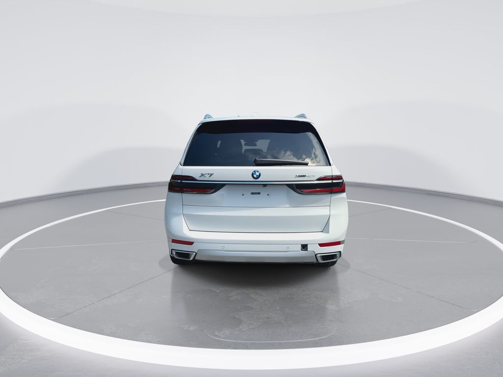 Thumbnail: 2027 BMW X7 - 7