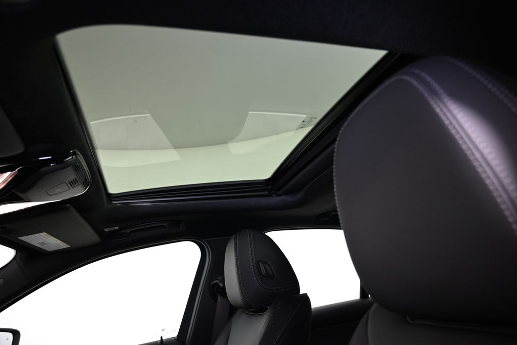 Thumbnail: 2026 BMW 3 Series - 20