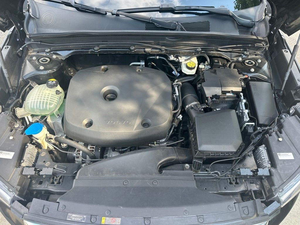 Used 2019 Volvo XC40 SUV