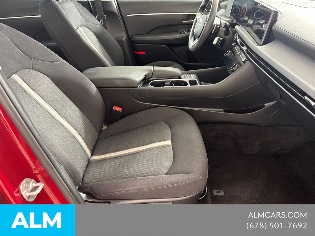 Used 2025 Red Hyundai SEL image 17