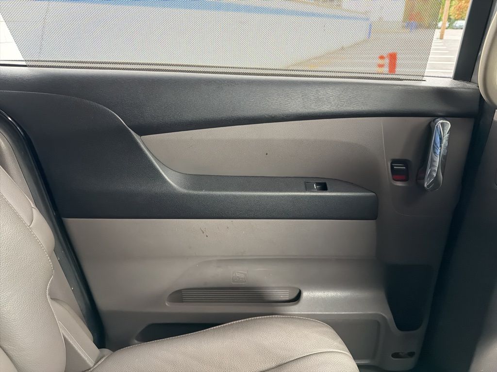 Thumbnail: 2016 Honda Odyssey - 21