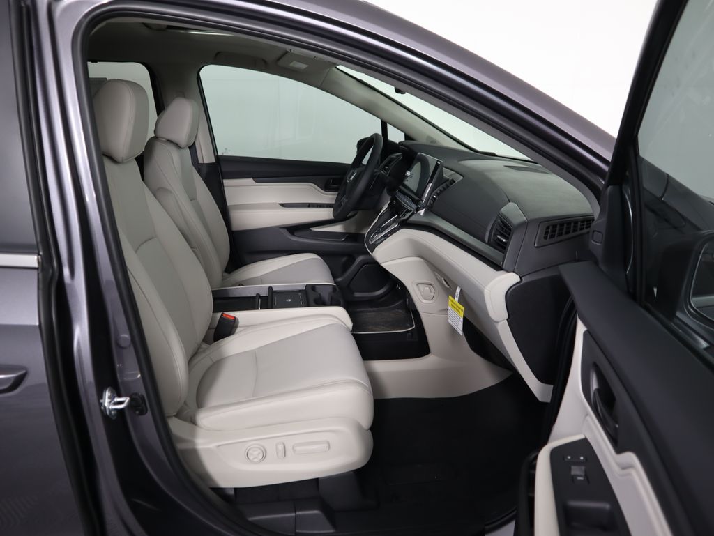 Thumbnail: 2026 Honda Odyssey - 20
