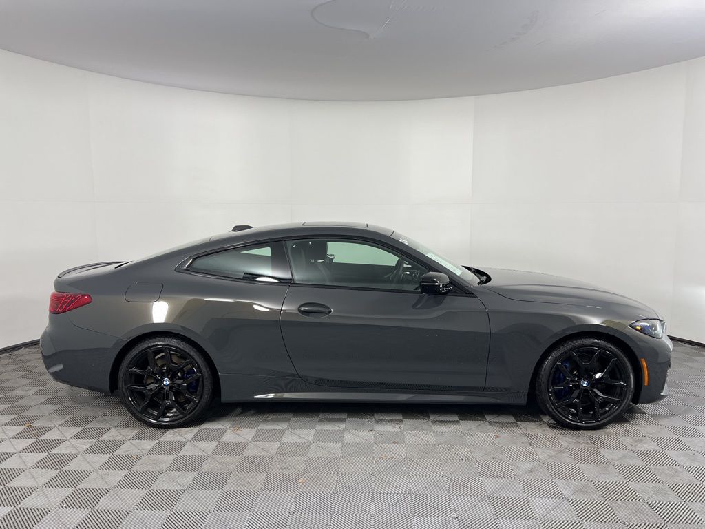 Thumbnail: 2026 BMW 4 Series - 4