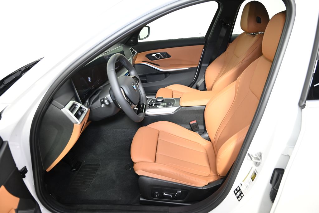 Thumbnail: 2025 BMW 3 Series - 14