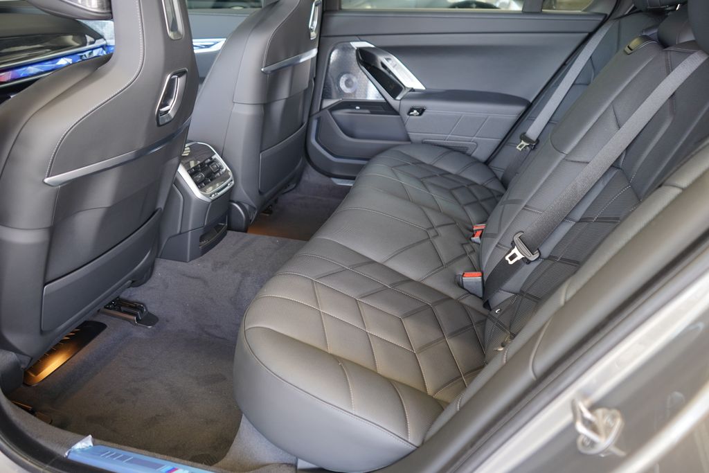 Thumbnail: 2025 BMW 7 Series - 20