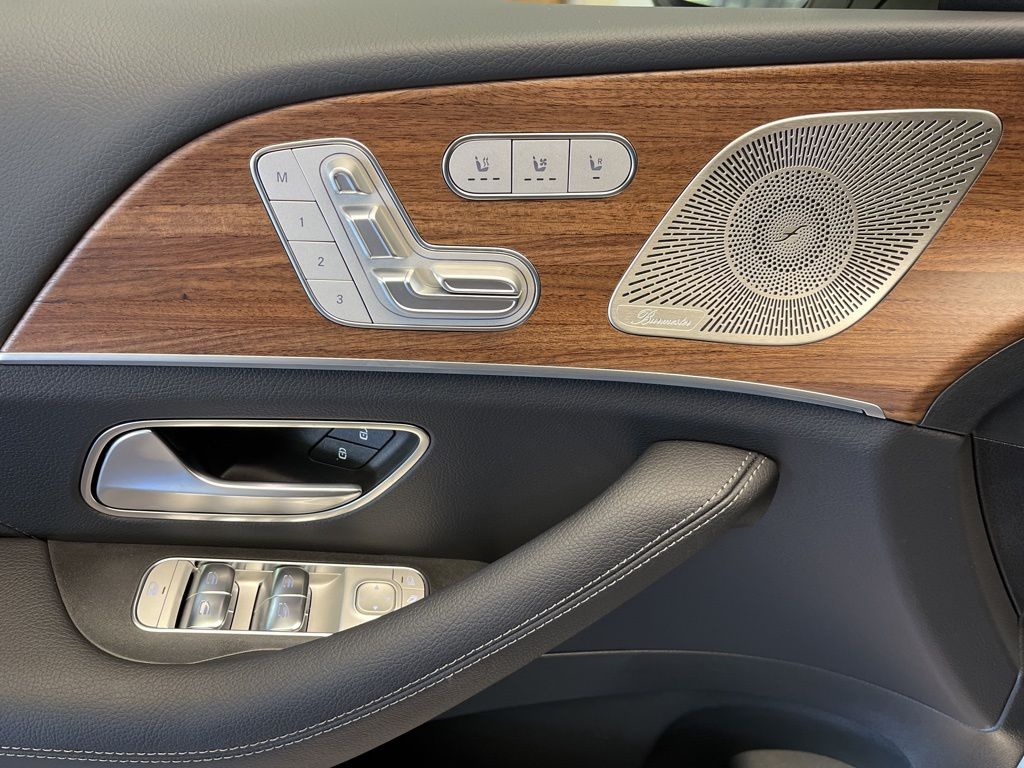 Thumbnail: 2026 Mercedes-Benz GLS - 12