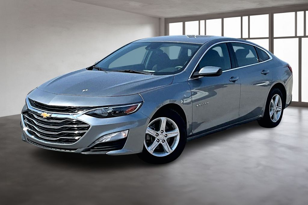 Used 2023 Gray Chevrolet LT image 2