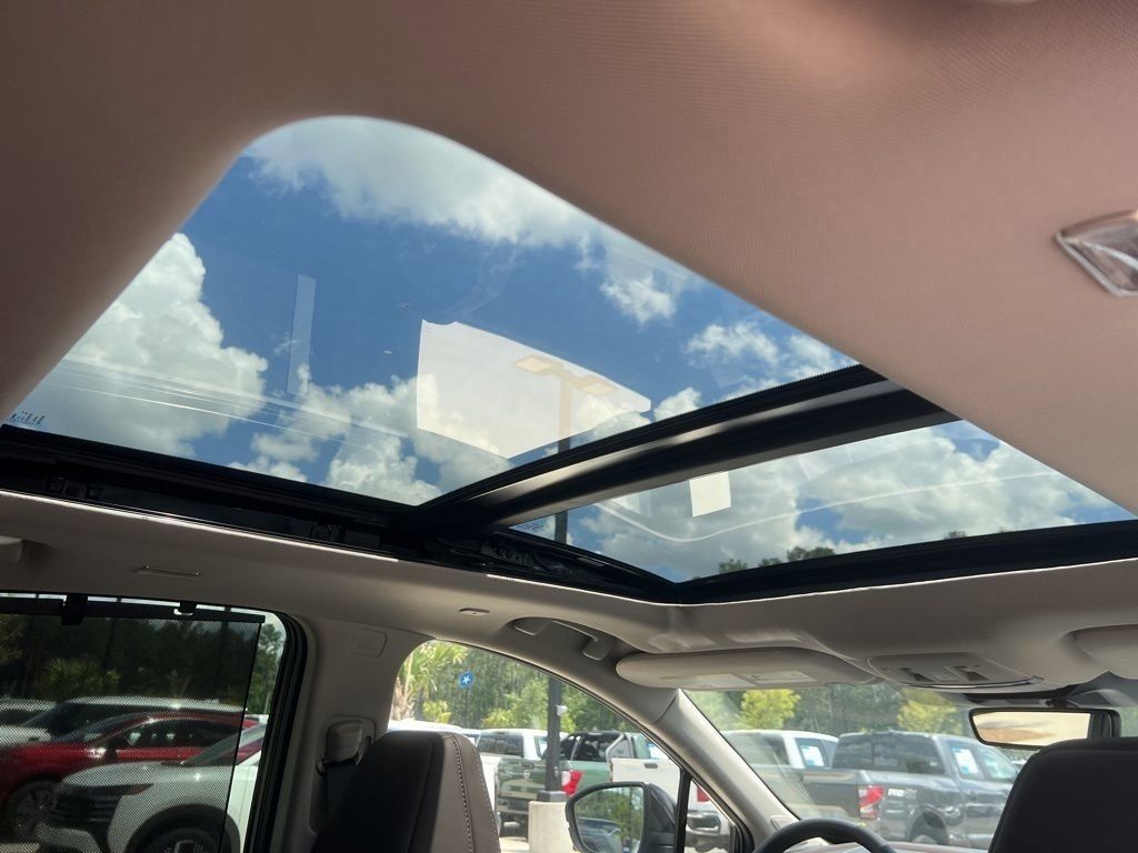 2025 Champagne Silver Metallic Nissan Murano Platinum AWD SUV