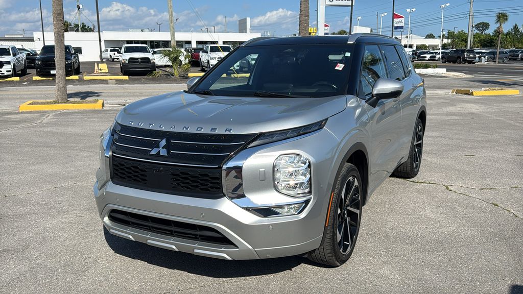 2024 Mitsubishi Outlander SEL S-AWC's photo