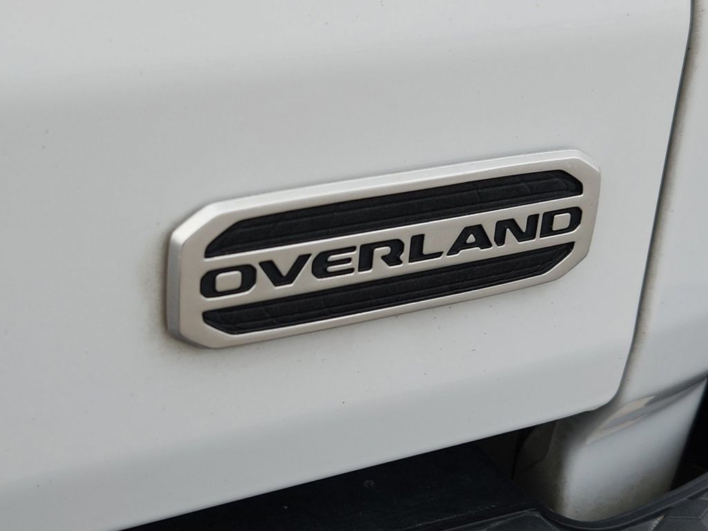 2022 Jeep Gladiator Overland 13