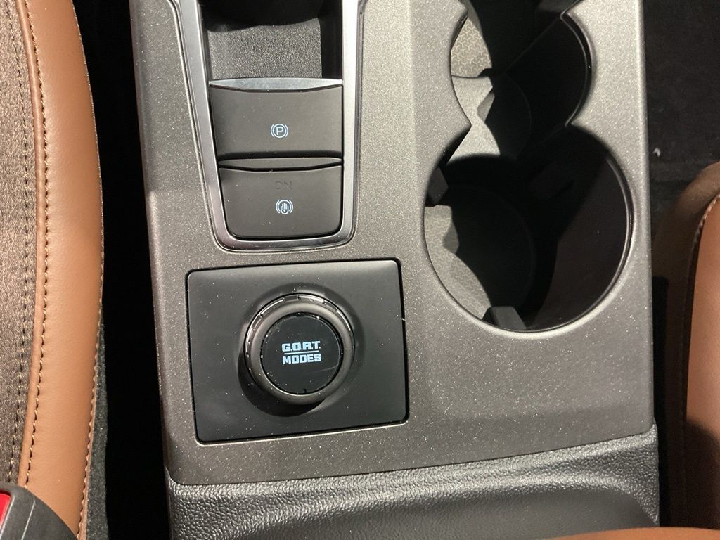 New 2025 White Ford Outer Banks image 13