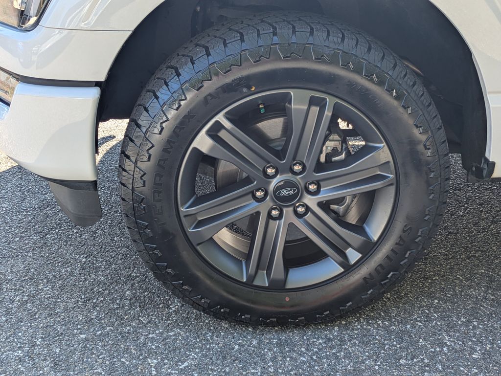Used 2023 White Ford XLT image 10