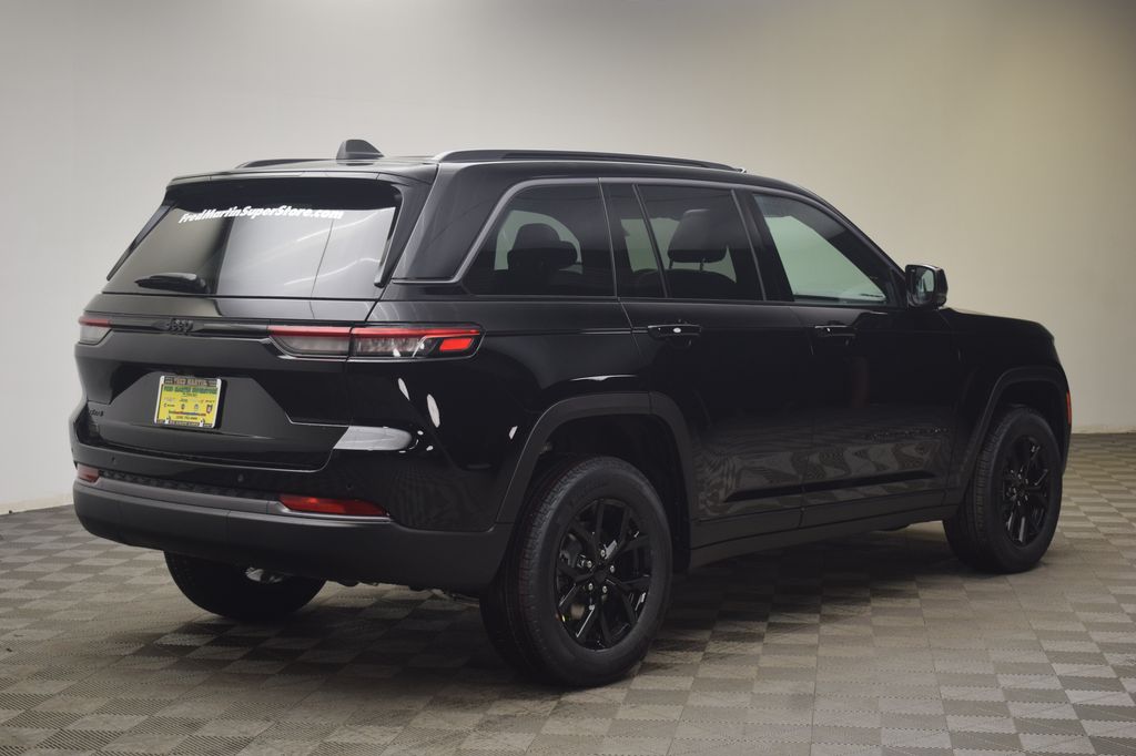 new 2026 Jeep Grand Cherokee car, priced at $40,443
