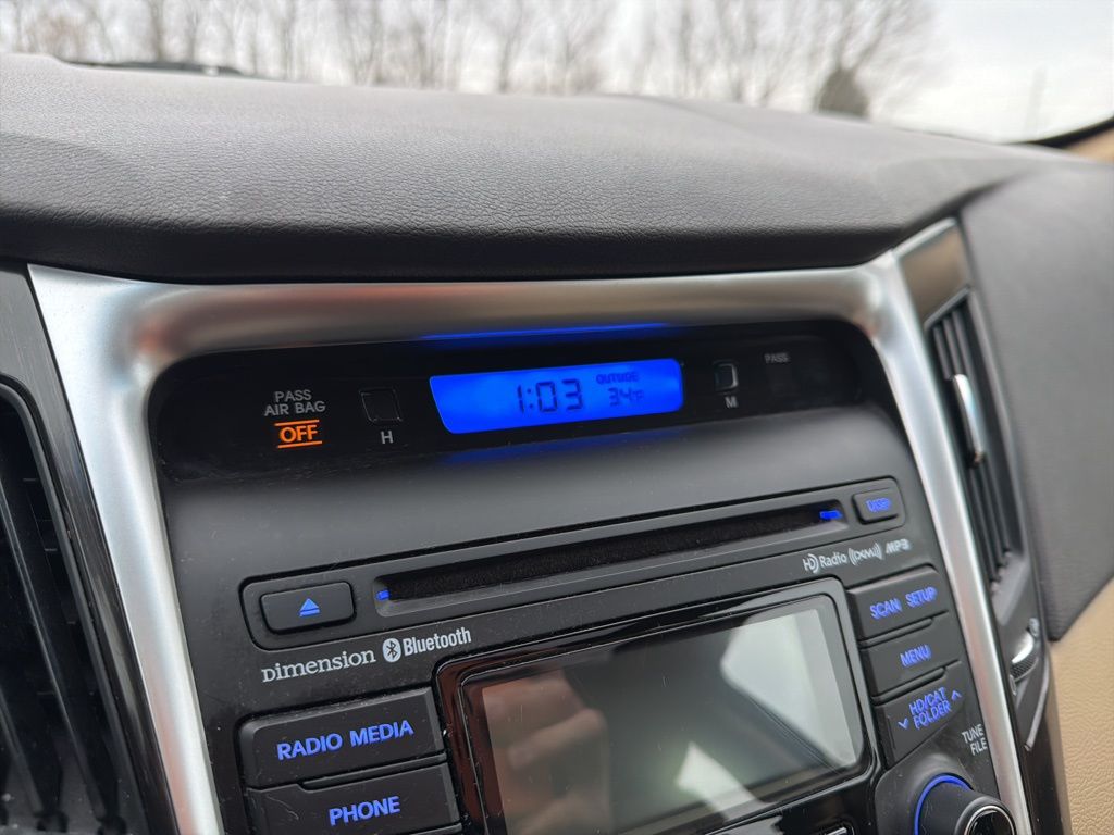 Thumbnail: 2013 Hyundai Sonata - 28